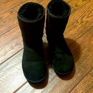 Womens UGG® Classic Short II Boot - Black. Size 7, pre-owned, worn and enjoyed.